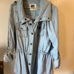 Ultra-soft denim shirt/jacket, adjustable waist.